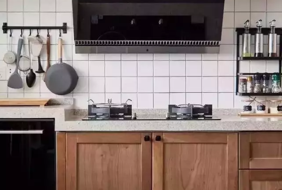 廚房裝修小技巧：台麵高低不同，功能更加豐富