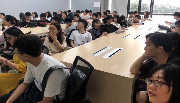火星時代上海徐彙校區接待梧州學院師生 拓展更多的合作可能